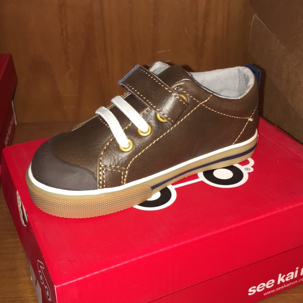 Free shipping Stevie II Brown Leather NIB